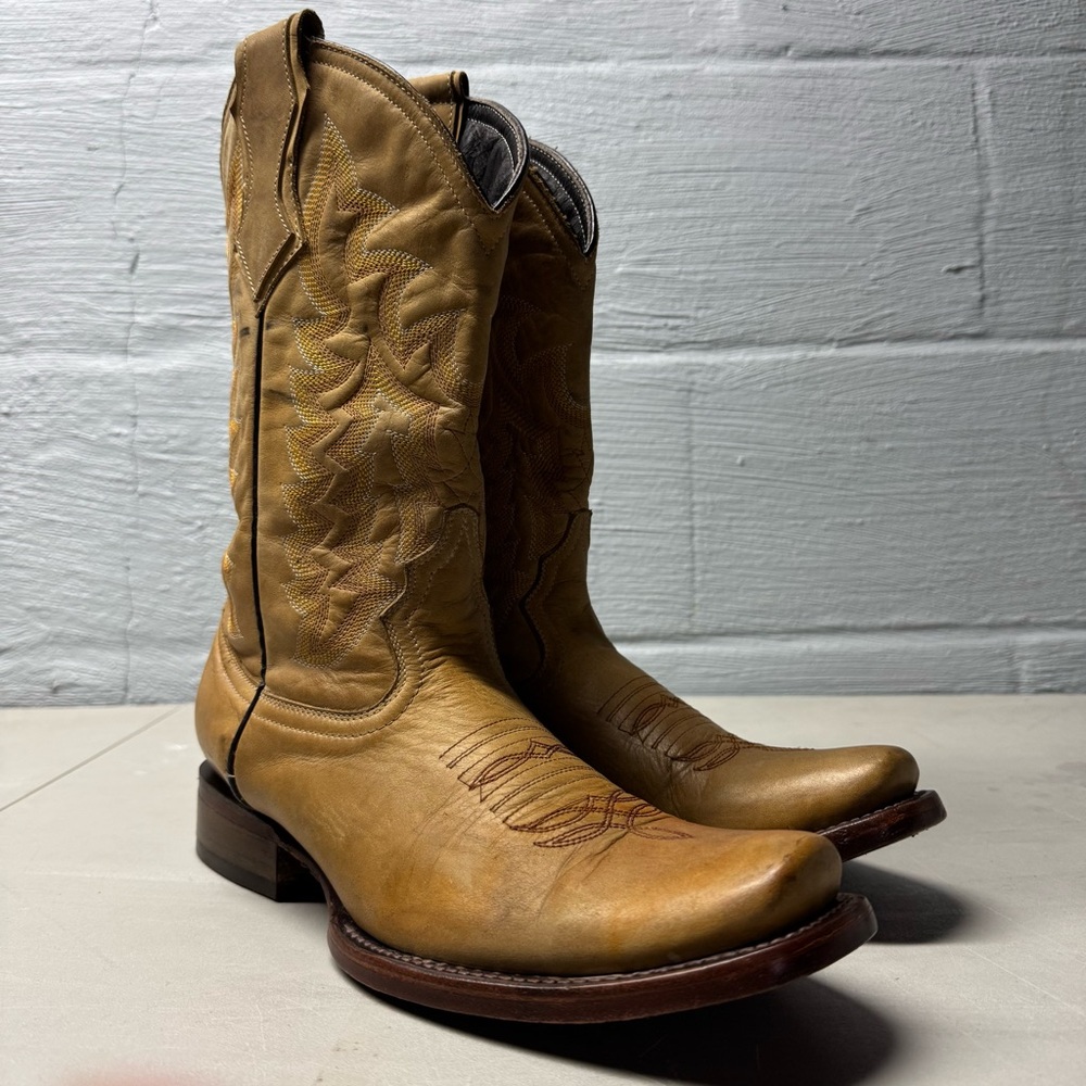 Men's (7) Tan Leather Rodeo Tip Cowboy Boots